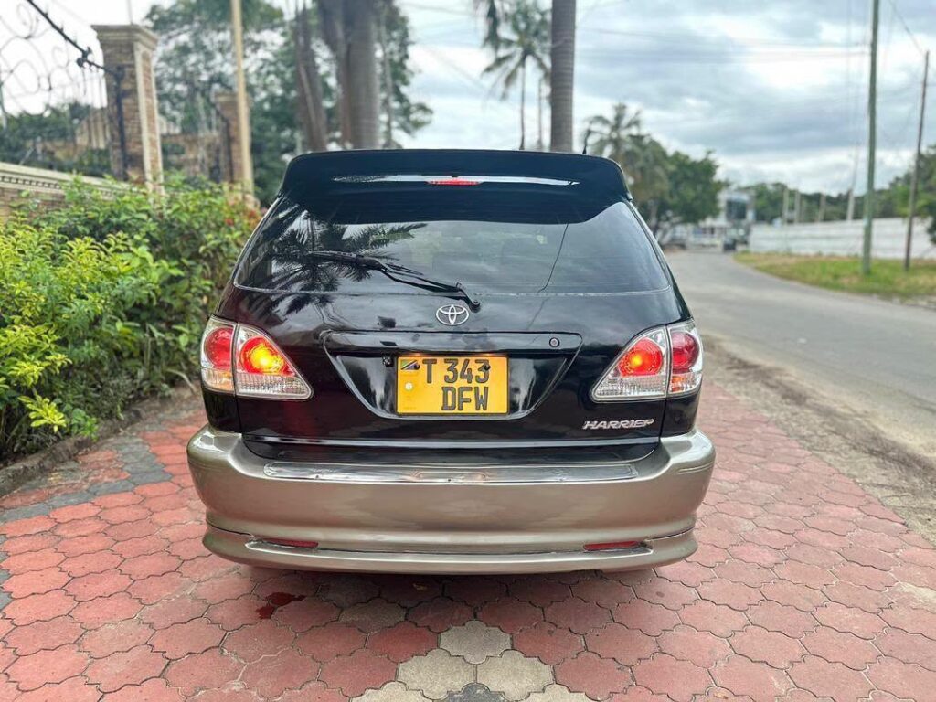 Price Of Toyota Harrier 2000 for Sale in Tanzania
