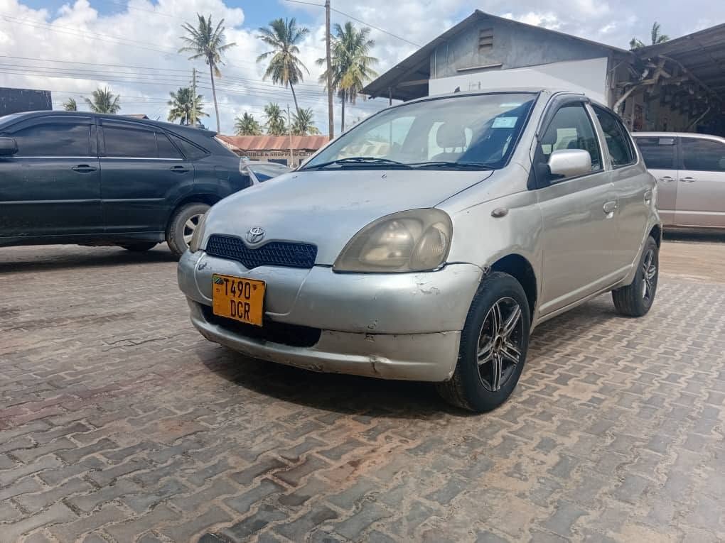 Magari Sokoni Toyota Vitz ya Bei Poa 2003