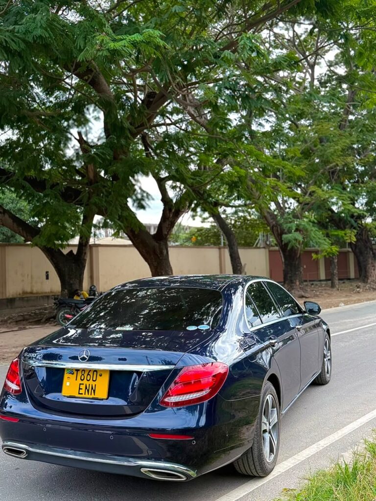 Magari E-Class 2017 lipo Dar es Salaam