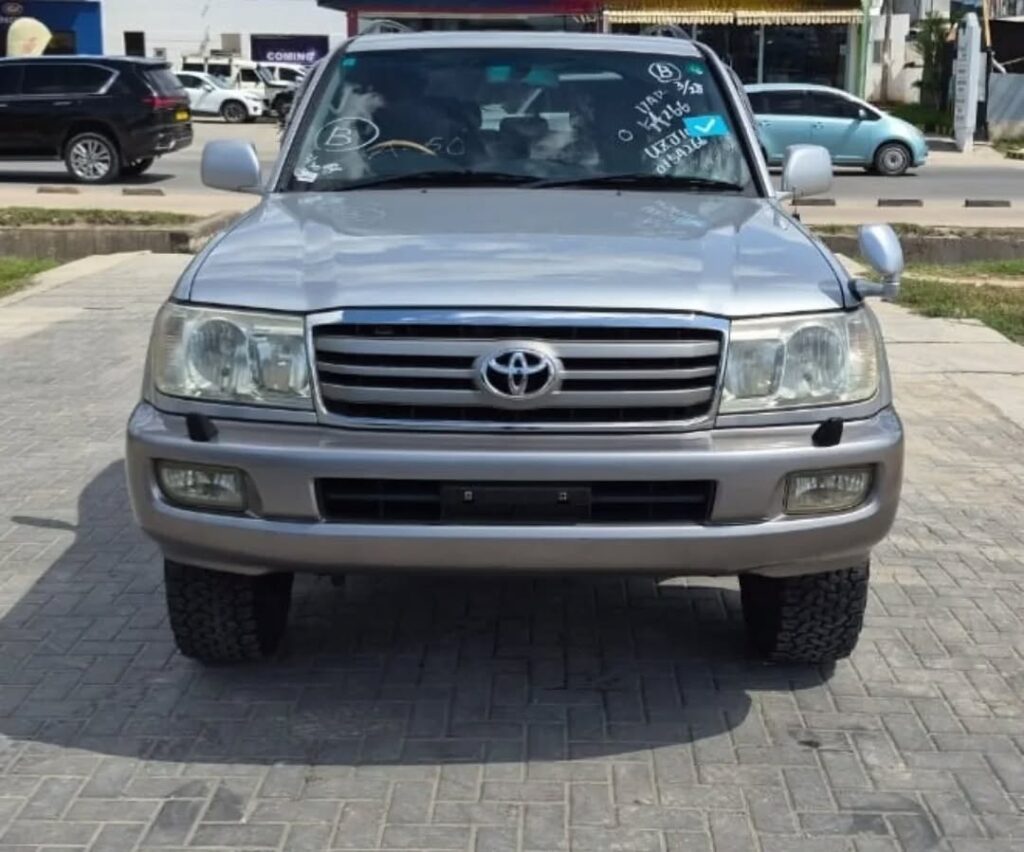 Price Of Toyota Land Cruiser V8 2005 for Sale in Tanzania