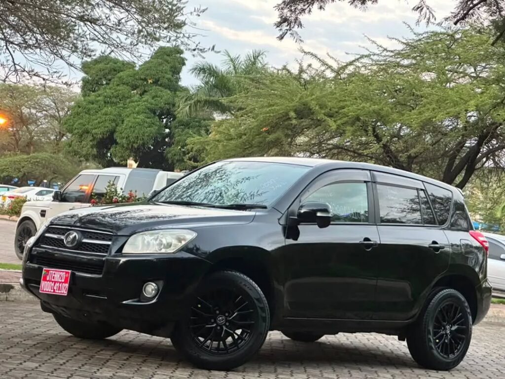 Magari Sokoni Toyota Rav4 ya Bei Poa 2010