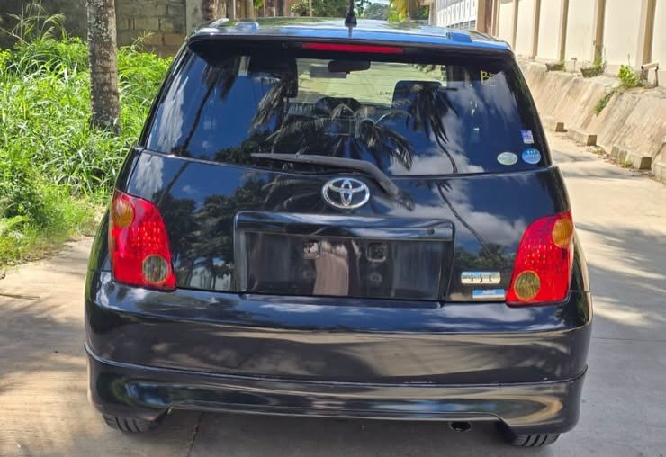 Toyota IST bei poa sokoni Dar es Salaam Tanzania