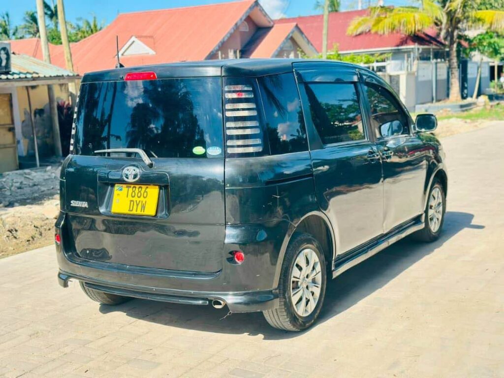 Magari Sienta 2005 lipo Dar es Salaam