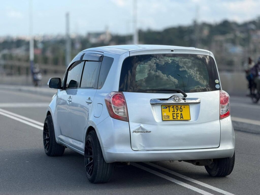 Price Toyota Ractis 2006 for Sale in Dar es Salaam