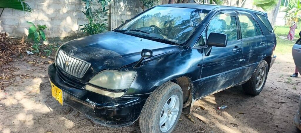 Price Toyota Harrier 2000 for Sale in Dar es Salaam