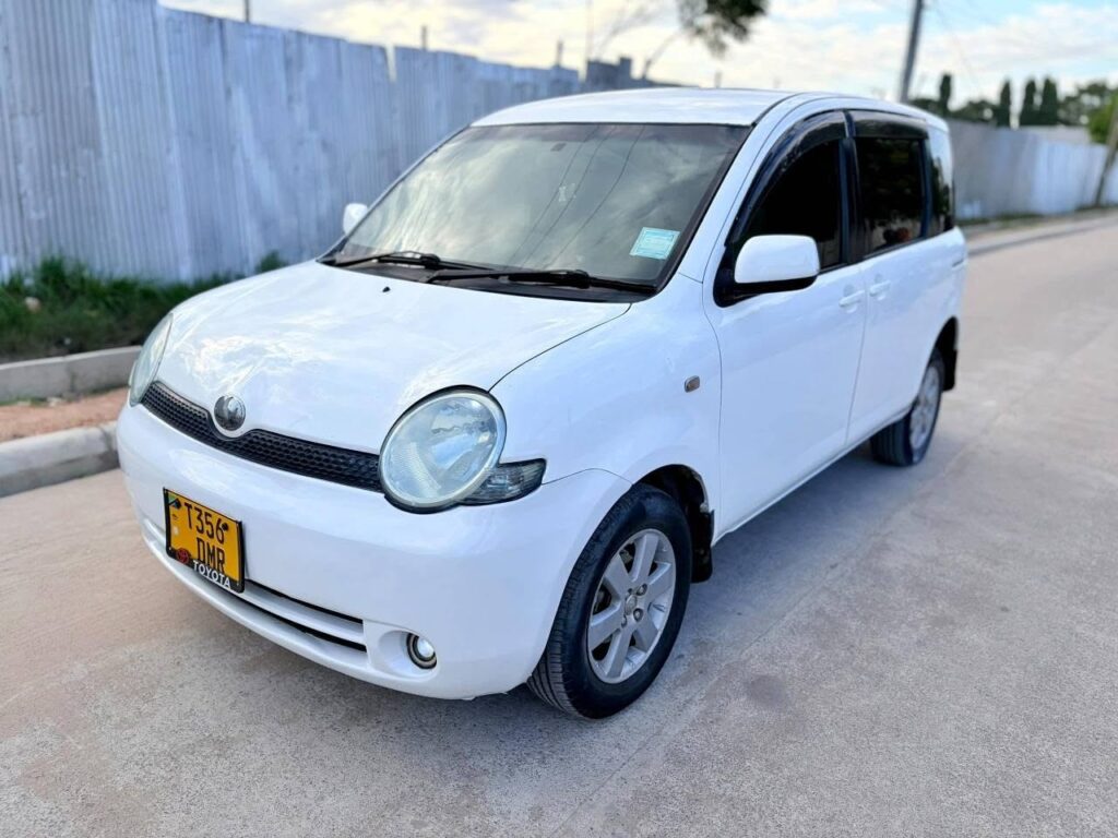 Toyota Sienta bei poa sokoni Dar es Salaam Tanzania