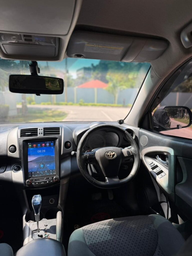 Toyota Vanguard 2010 for Sale in Mwanza