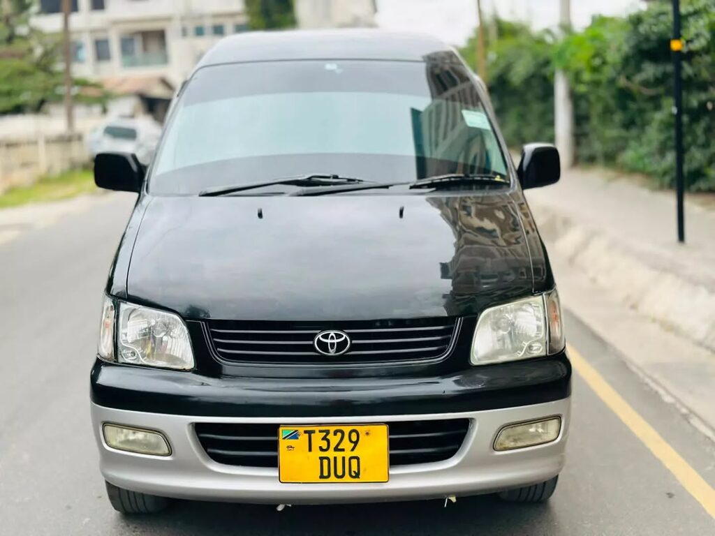 Toyota Noah 2003 Inauzwa Dar es Salaam Tanzania