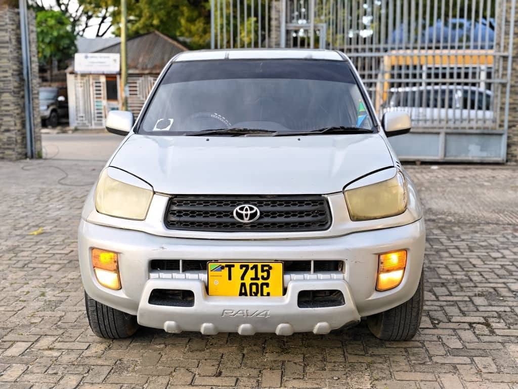 Toyota Rav4 bei poa sokoni Dar es Salaam Tanzania