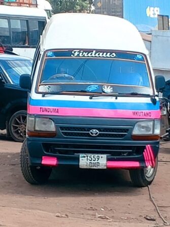 Bei Ya Toyota Hiace 2000 Sokoni Dar es Salaam Tanzania