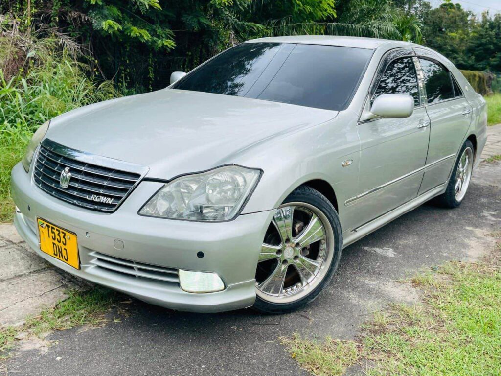 Price Of Toyota Crown 2005 for Sale in Tanzania