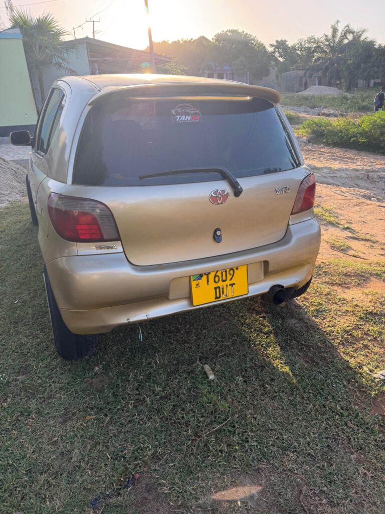 Magari Sokoni Toyota Vitz ya Bei Poa 2002