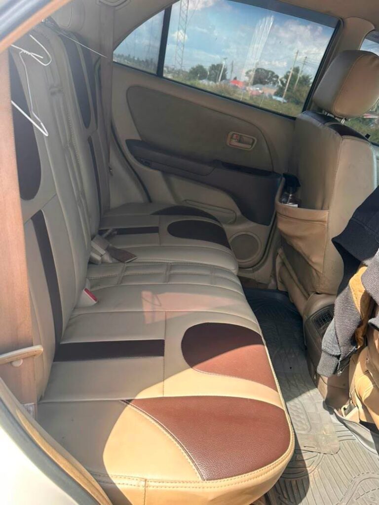 Toyota Harrier 2000 for Sale in Dar es Salaam