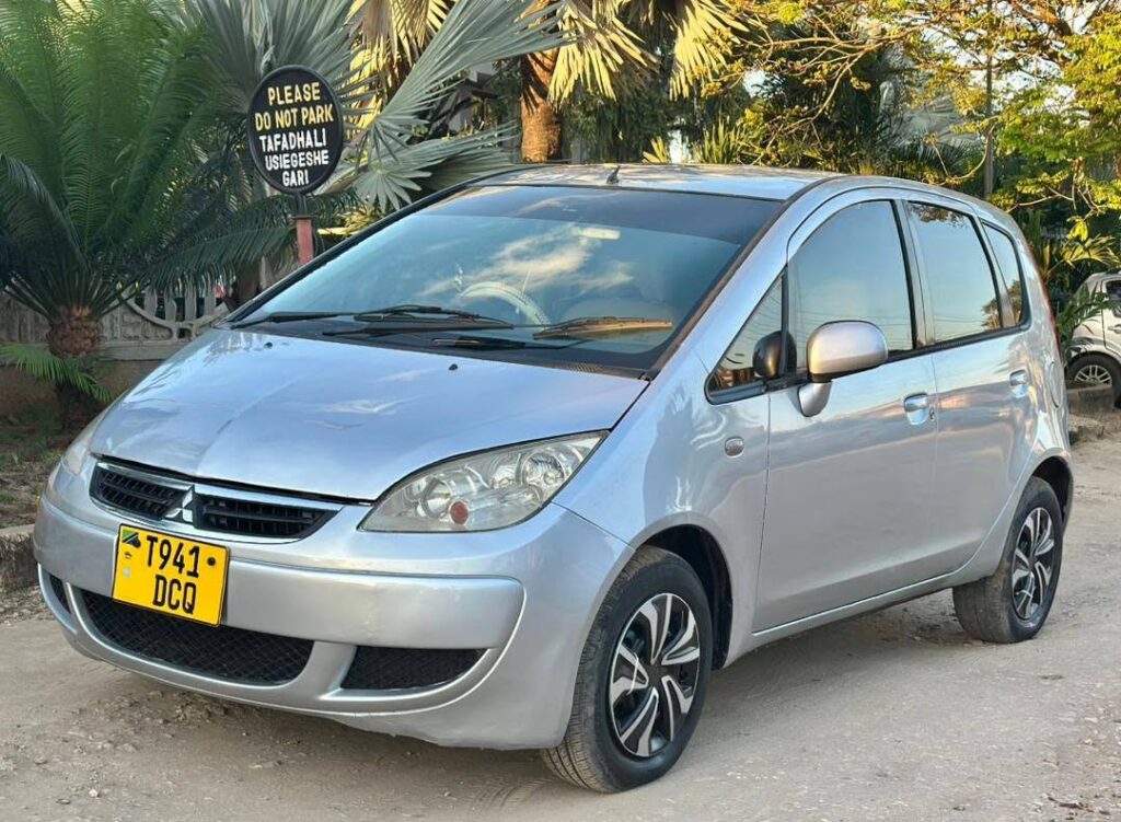 Price Mitsubishi Colt 2005 for Sale in Dar es Salaam