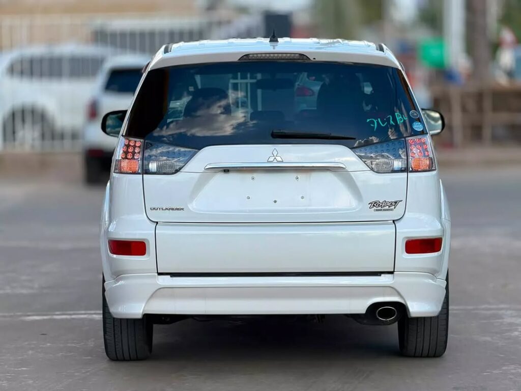 Price Of Mitsubishi Outlander 2011 for Sale in Tanzania