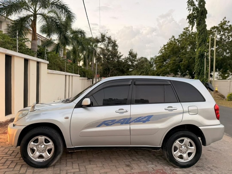 Bei ya Toyota Rav4 2005 Sokoni Dar es Salaam Tanzania