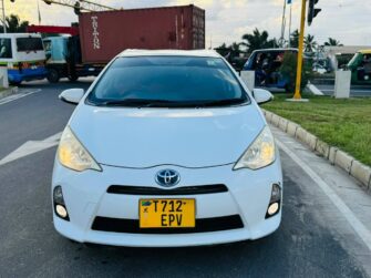 Bei Ya Toyota Aqua 2013 Sokoni Dar es Salaam Tanzania