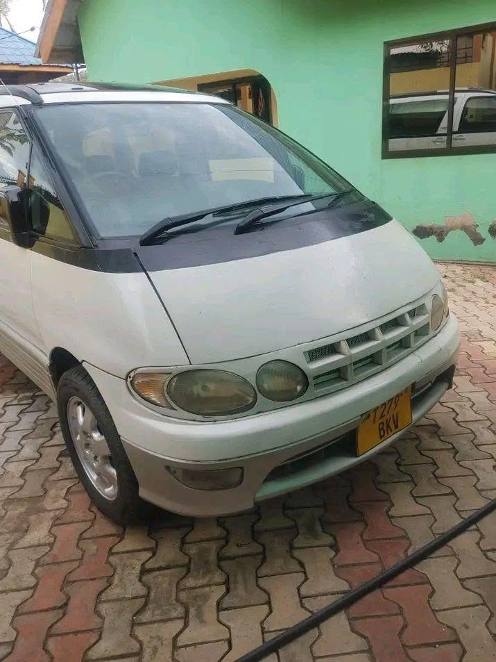Toyota Estima bei poa sokoni Mwanza Tanzania