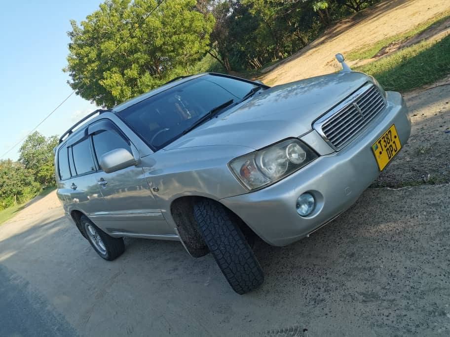 Magari Used Toyota Kluger 2003 Dar es Salaam Tanzania
