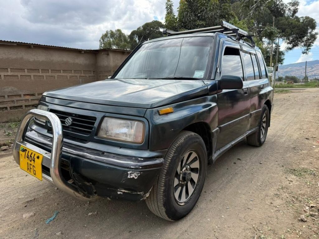 Suzuki Escudo bei poa sokoni Dar es Salaam Tanzania