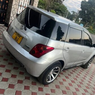 Bei Ya Toyota IST 2005 Sokoni Arusha Tanzania
