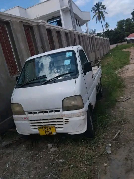 Used Suzuki Carry 2002 for Sale in Dar es Salaam
