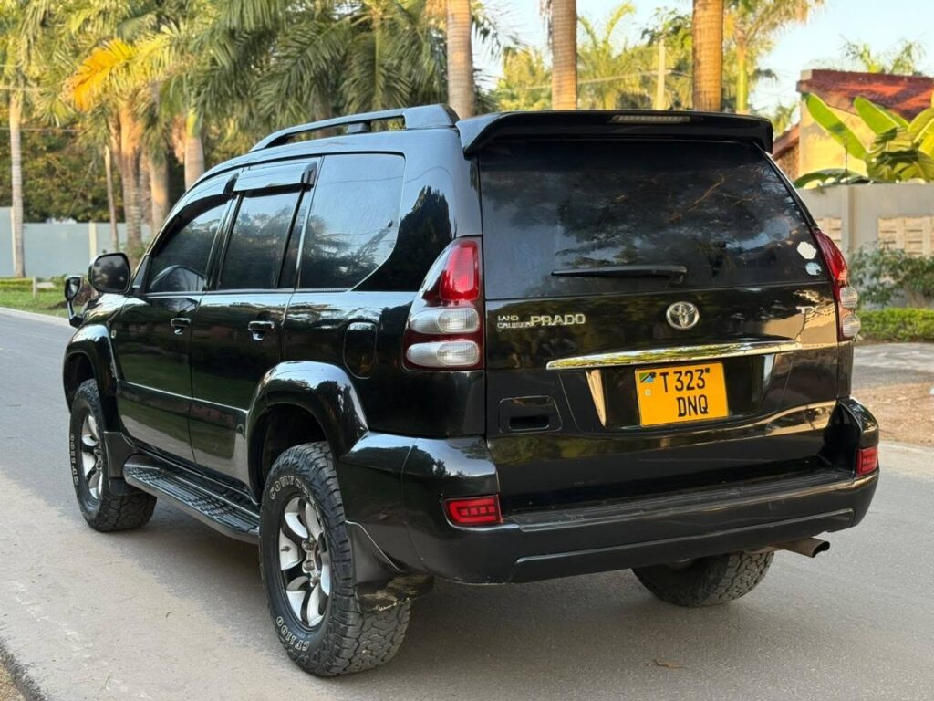 Magari Sokoni Toyota Land Cruiser Prado ya Bei Poa 2008