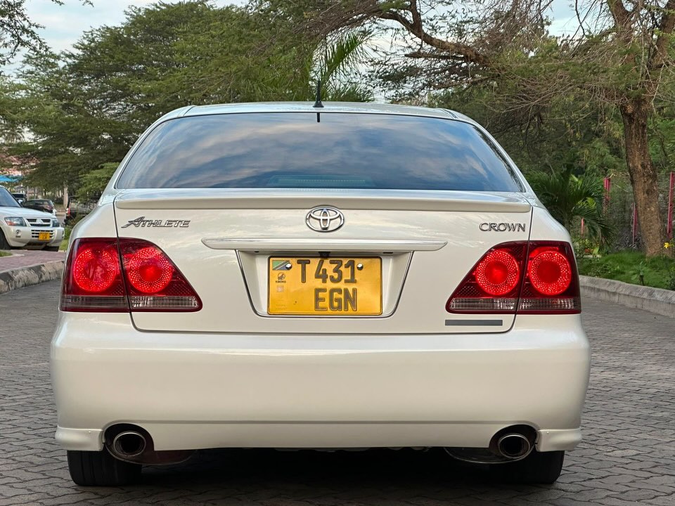 For Sale Toyota Crown 2006 in Dar es Salaam