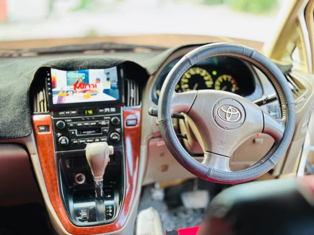 Price Of Toyota Harrier 2005 for Sale in Tanzania