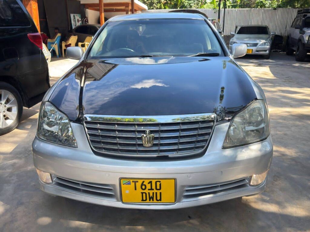 Magari Used Toyota Crown 2005 Dar es Salaam Tanzania