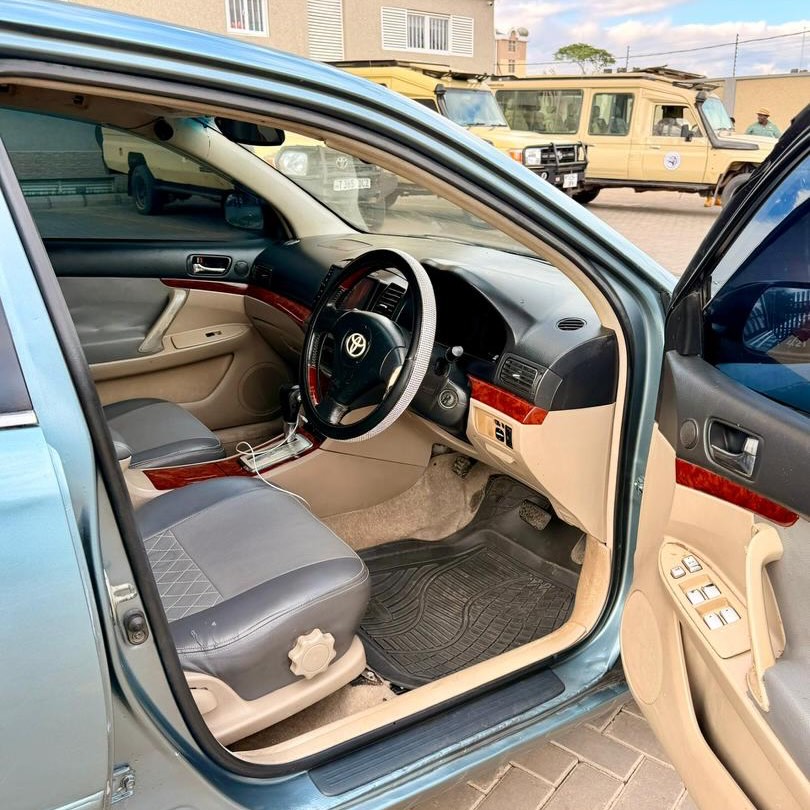 Toyota Premio bei poa sokoni Arusha Tanzania
