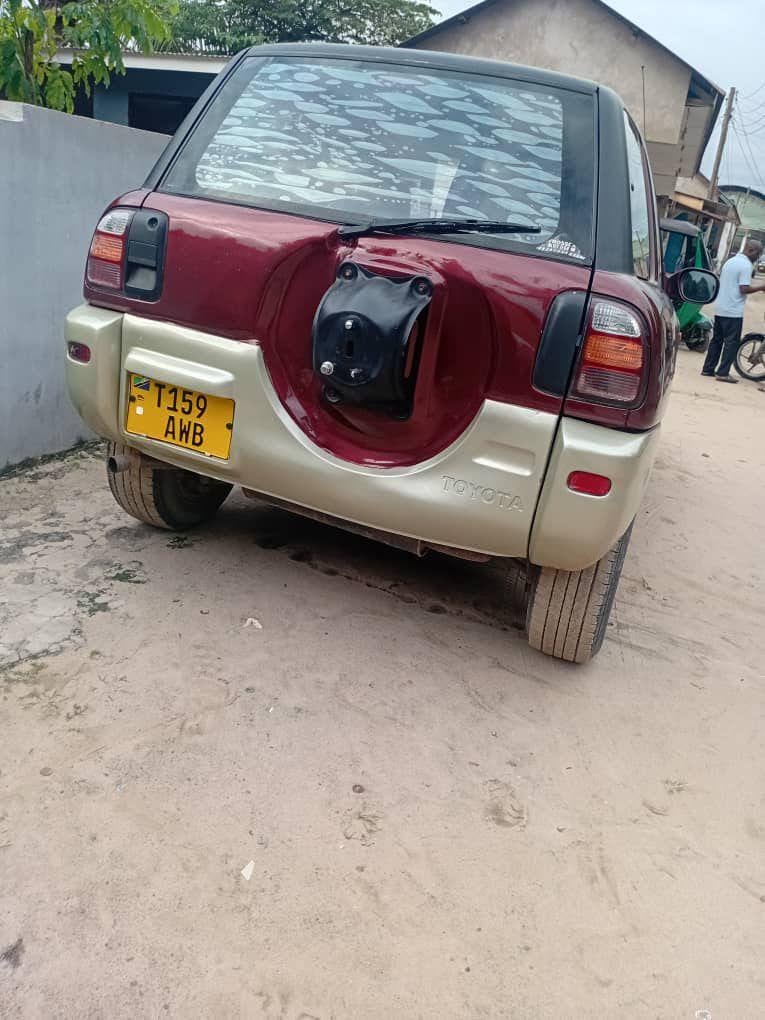 Magari Sokoni Toyota Rav4 ya Bei Poa 1998