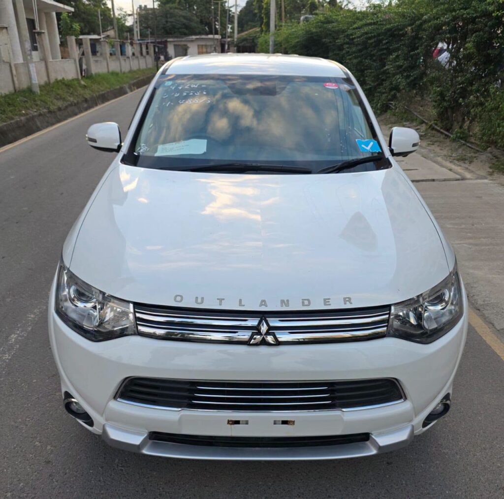 Price Mitsubishi Outlander 2016 for Sale in Dar es Salaam