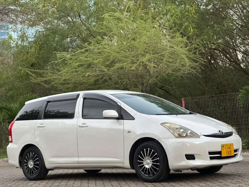 Magari Sokoni Toyota Wish ya Bei Poa 2003