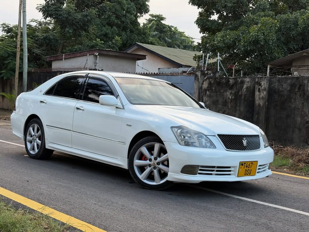 Buy Toyota Crown 2005 for Sale in Dar es Salaam
