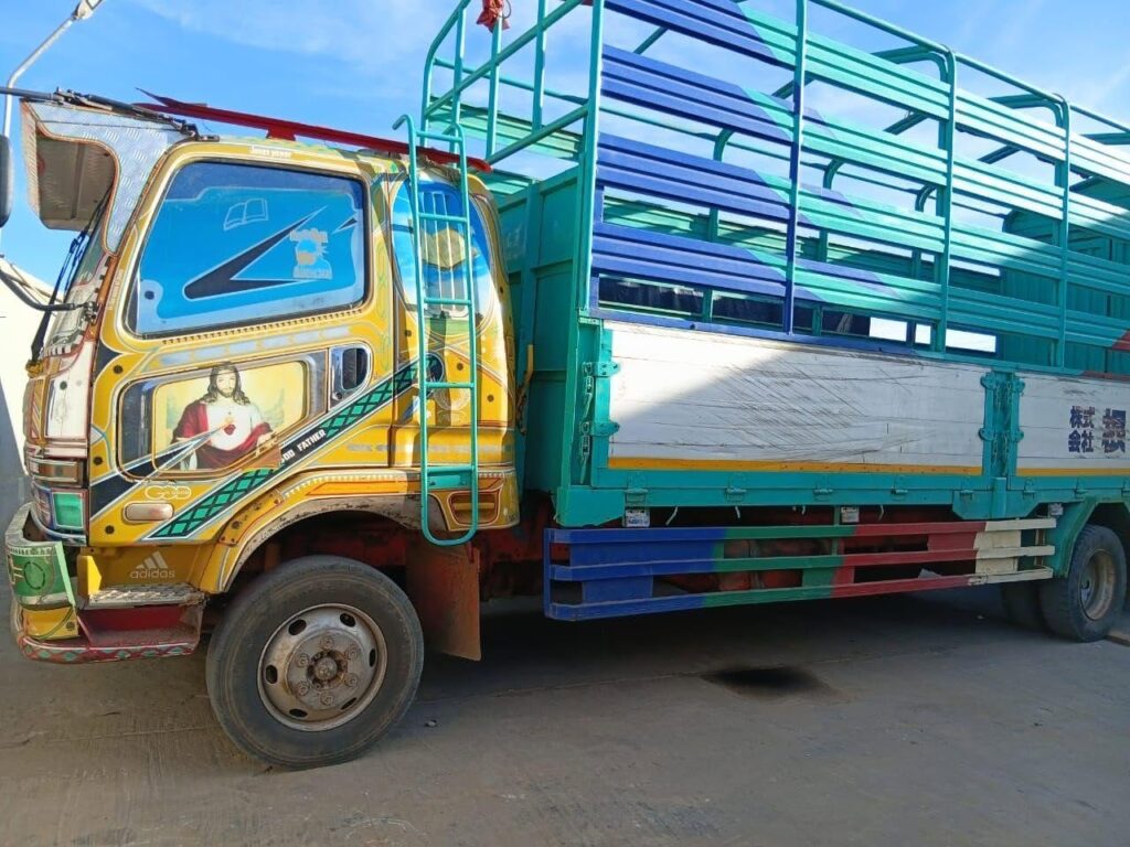 Magari Used Fuso 2000 Dar es Salaam Tanzania