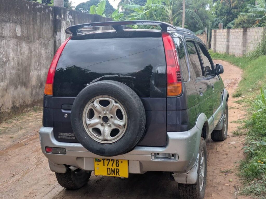 Daihatsu Terios bei poa sokoni Dar es Salaam Tanzania