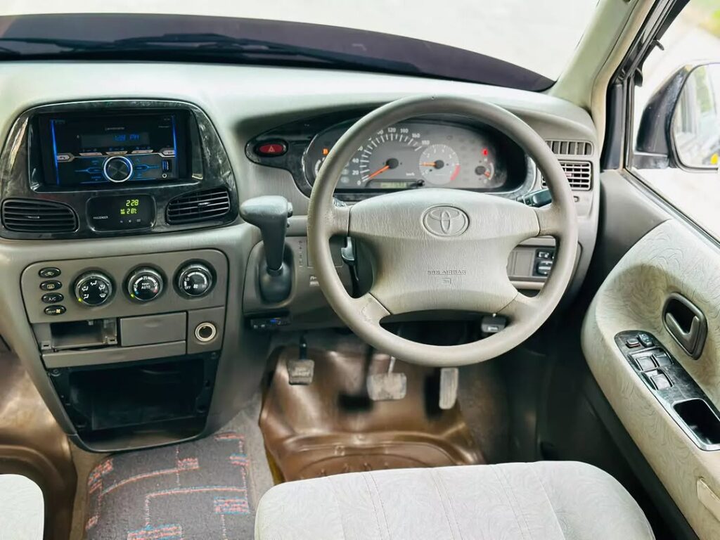 Magari Used Toyota Noah 2003 Dar es Salaam Tanzania