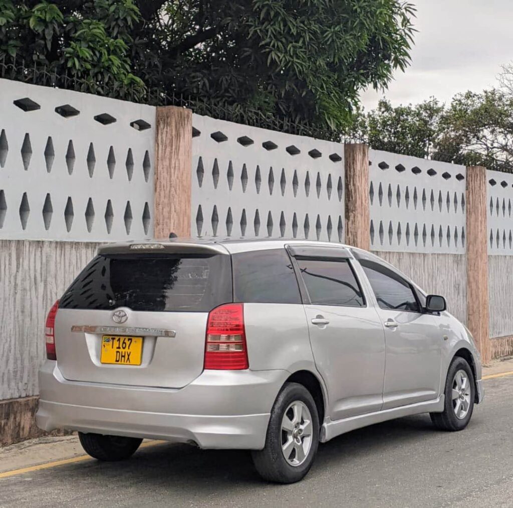Magari Used Toyota Wish 2004 Dar es Salaam Tanzania