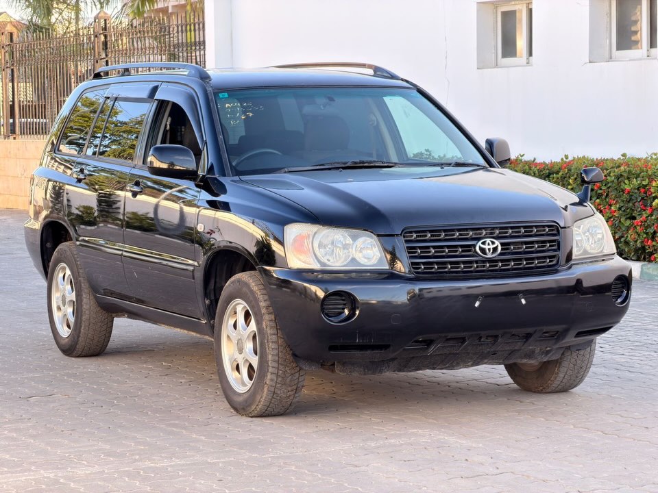 Magari Kluger 2001 lipo Dar es Salaam