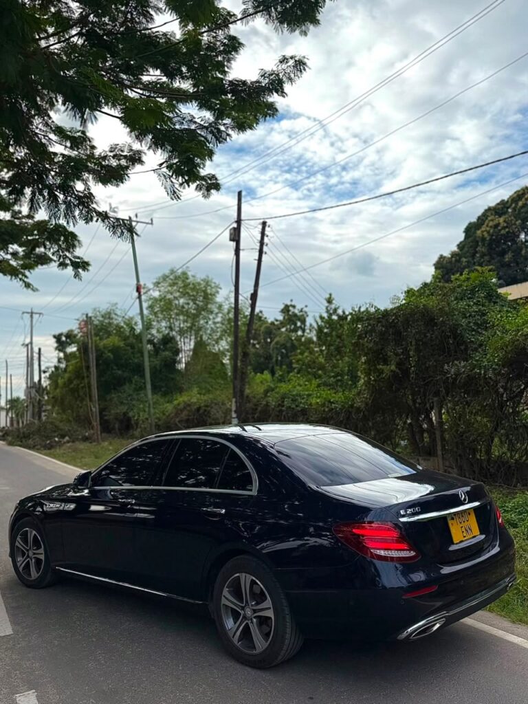 Magari E-Class 2017 lipo Dar es Salaam
