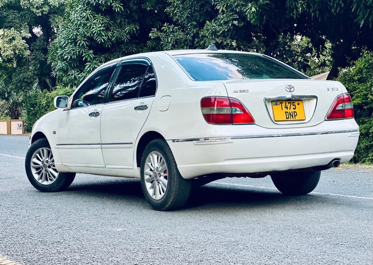 Used Toyota Brevis 2005 for Sale in Mwanza