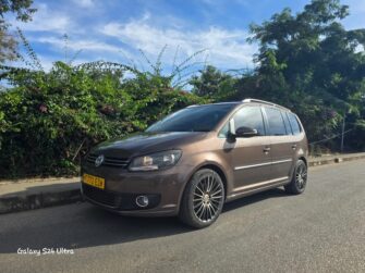 Bei Ya Volkswagen Touran 2013 Sokoni Dar es Salaam Tanzania