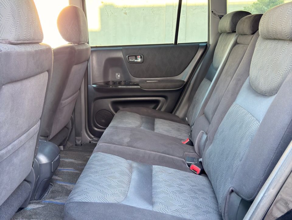 Toyota Kluger 2001 Inauzwa Dar es Salaam Tanzania