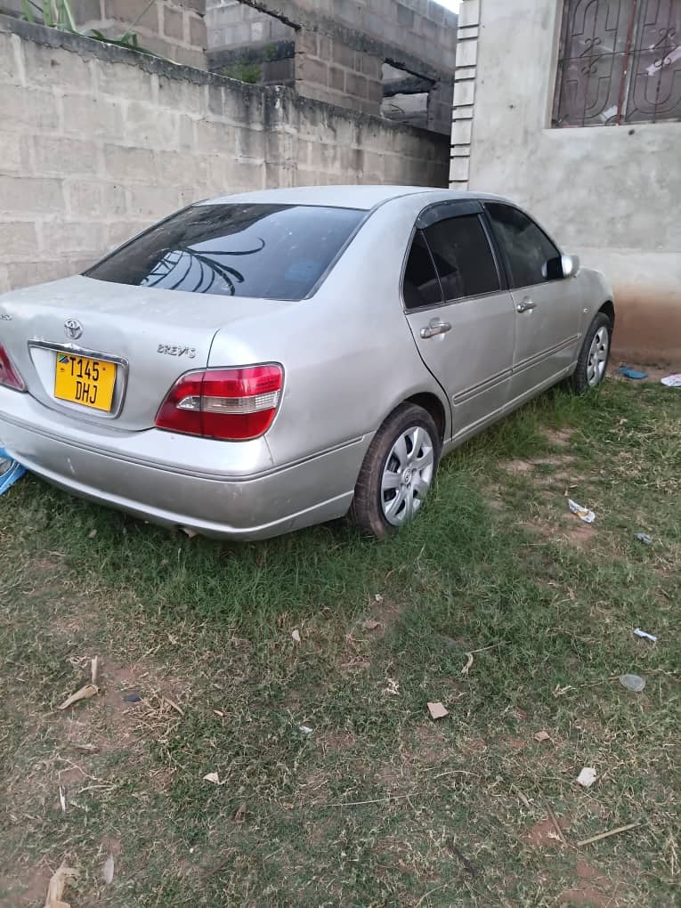 Toyota Brevis bei poa sokoni Dar es Salaam Tanzania