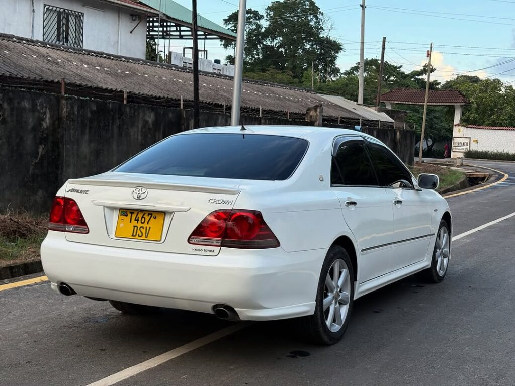 Price Of Toyota Crown 2005 for Sale in Tanzania