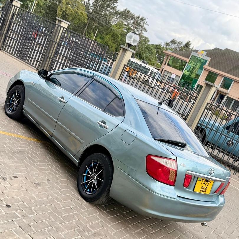 Toyota Premio bei poa sokoni Arusha Tanzania