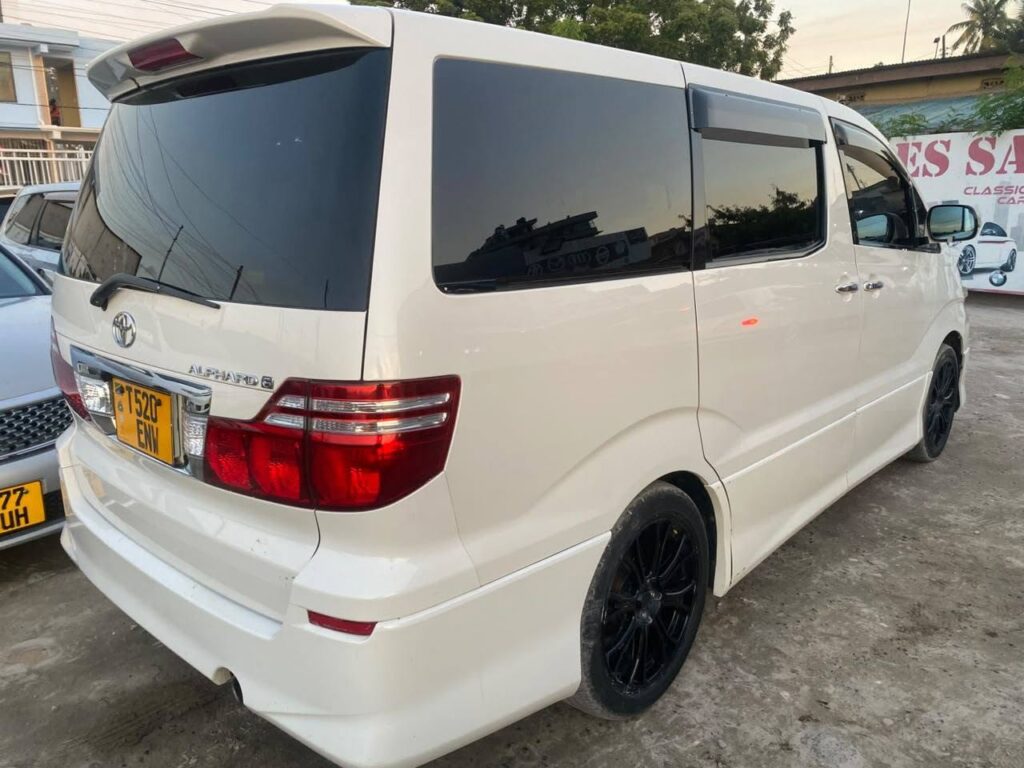 Magari Sokoni Toyota Alphard ya Bei Poa 2010
