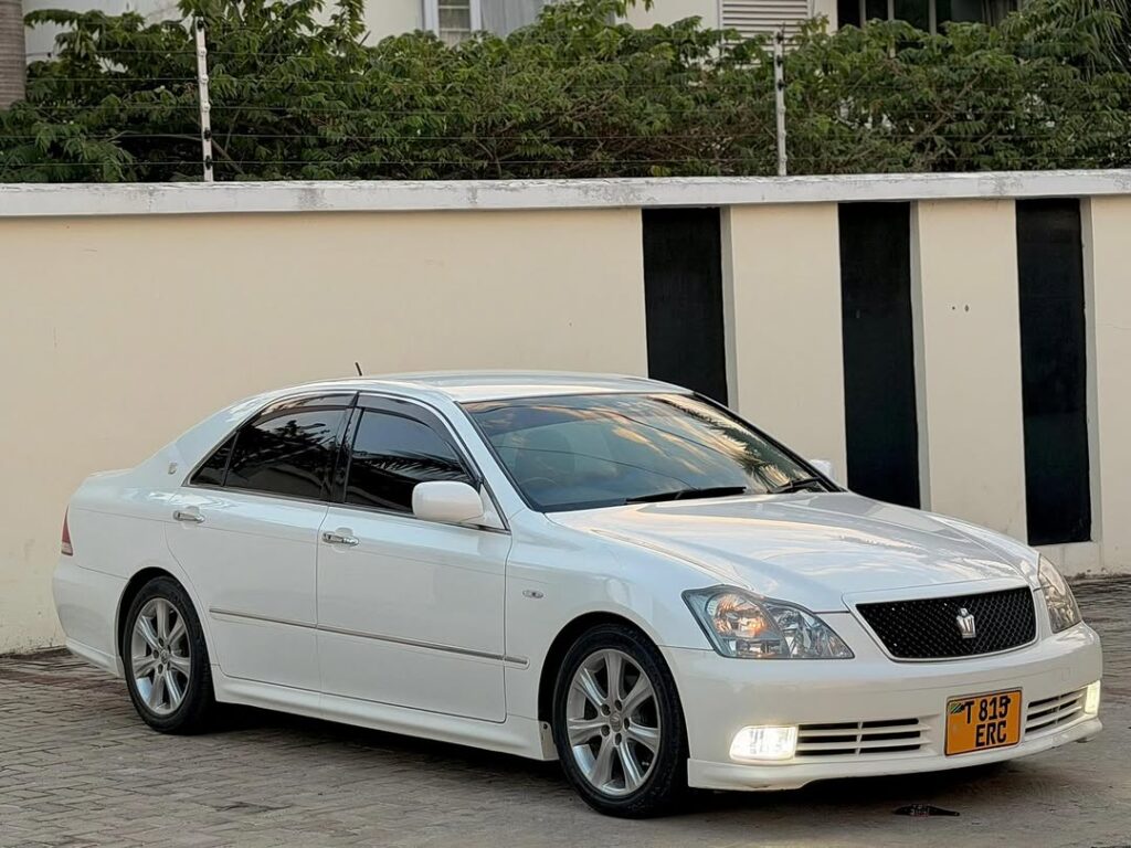 Bei ya Toyota Crown 2006 Sokoni Dar es Salaam Tanzania