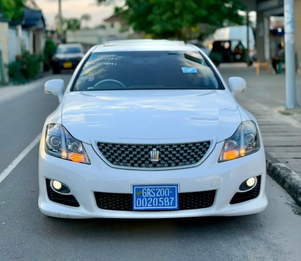 Buy Toyota Crown 2009 for Sale in Dar es Salaam